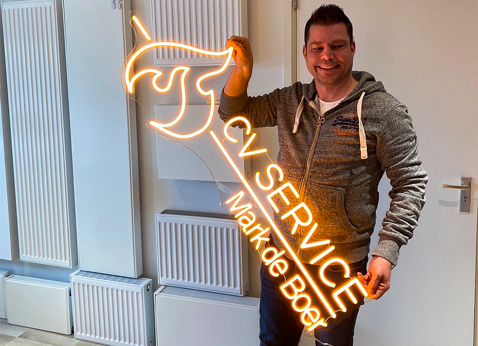 neon-neonverlichting-neonbord-neonlamp-ciustomlogo-customneon